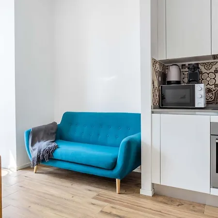 Daire Sunlit 1 Bedroom Via Pirelli Milano